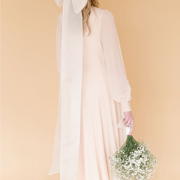 Gorgeous Ivory Silk Bridal Bow Veil - Picture 5 of 6